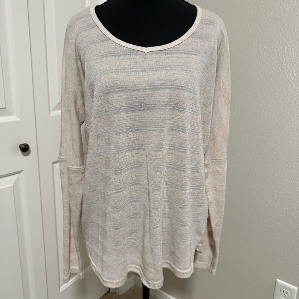 Kuhl Women's Beige and Cream Long Sleeve Top